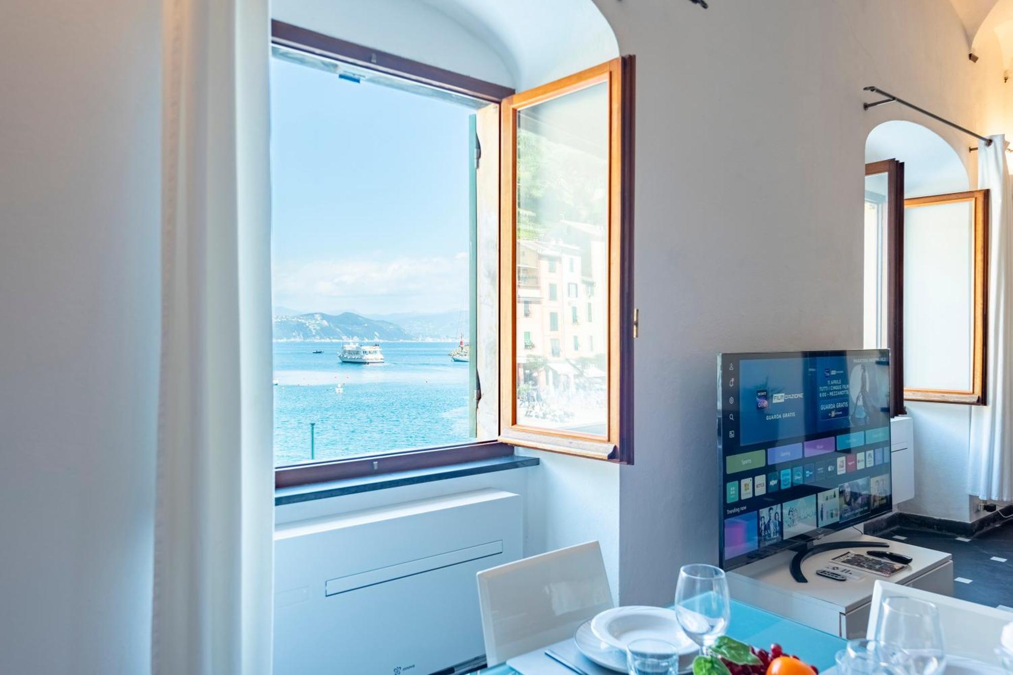 Sea View House - Happy