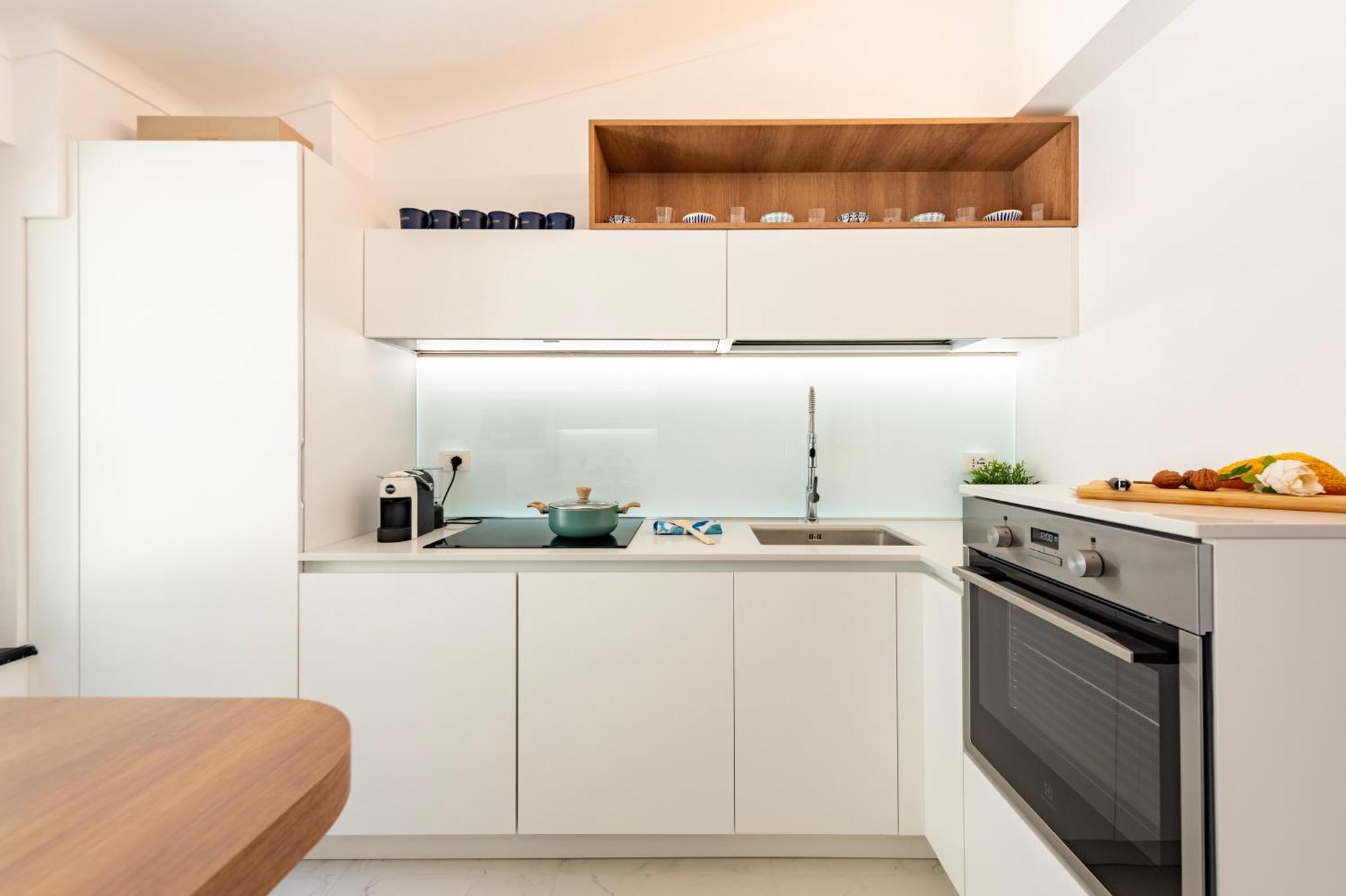 Wonderful House In With Parking - Happy Apartment